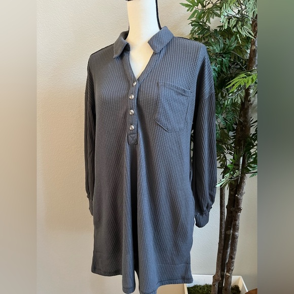 Dress - Picture 6 of 6